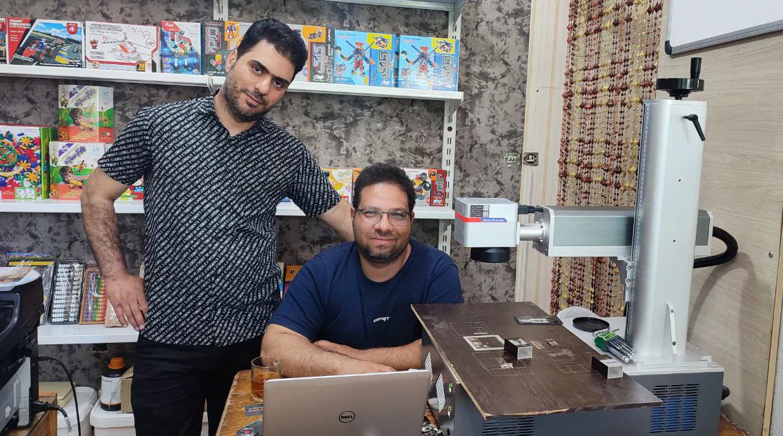 مشتری دستگاه فایبر مارکینگ
